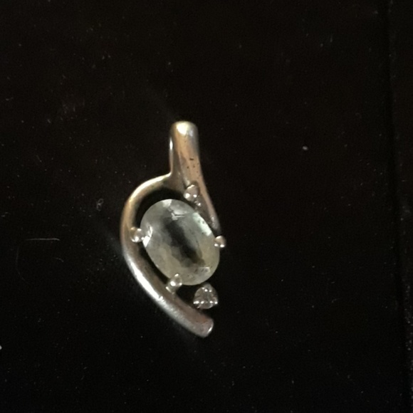 Necklace charm - Picture 1 of 1